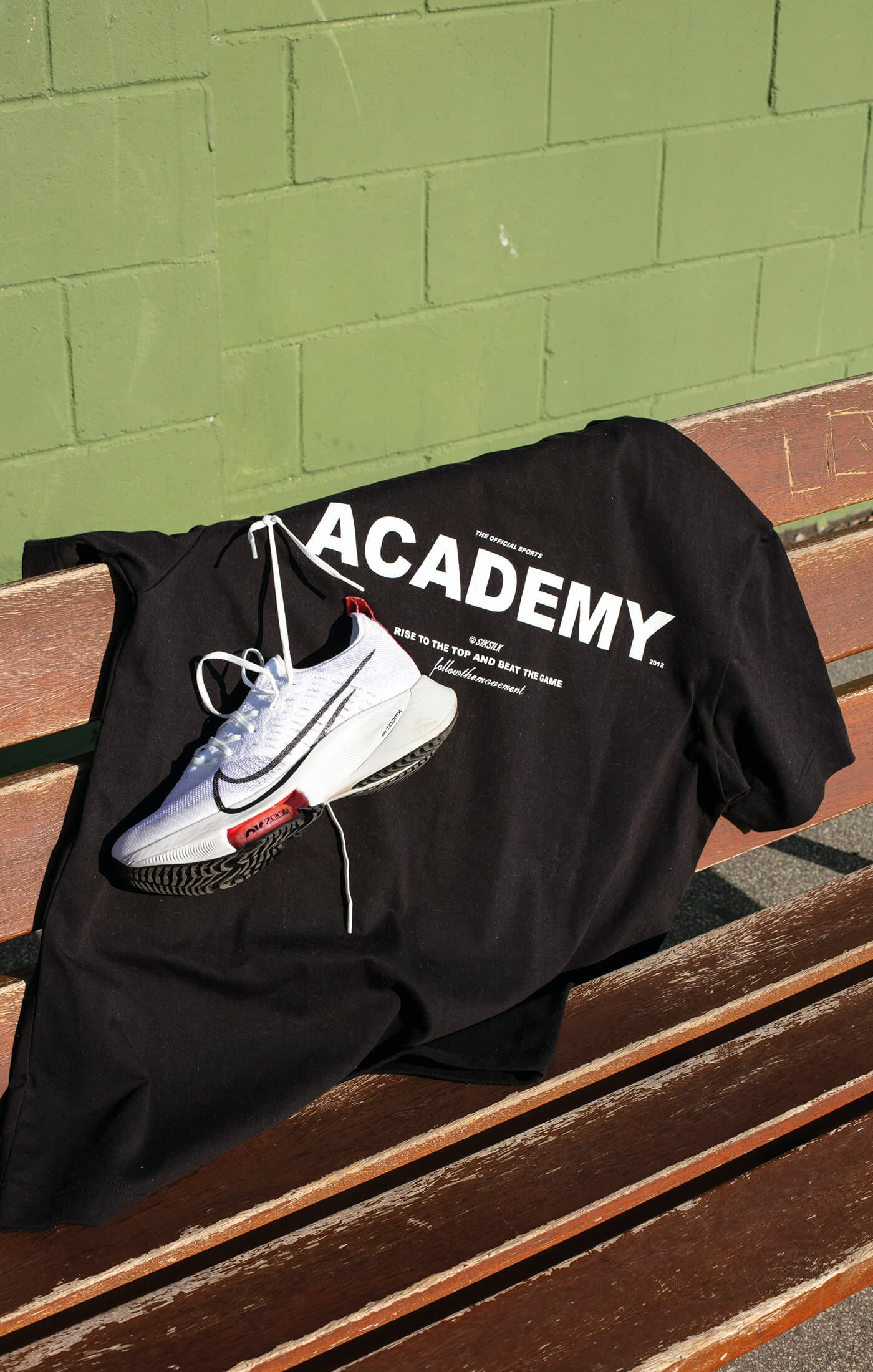 Cargar imagen en el visor de la galería, Black Academy T-Shirt (3)
