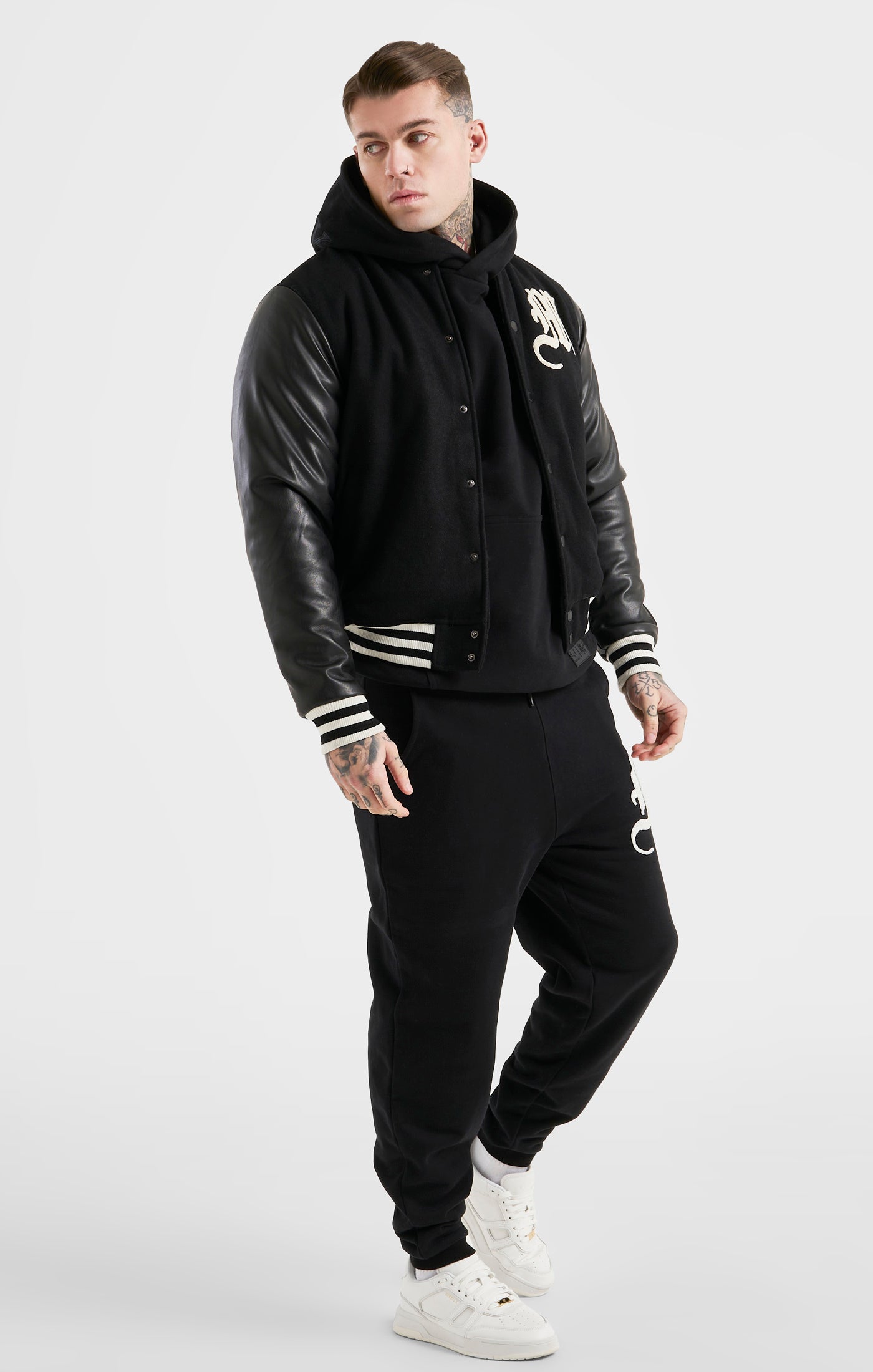 Cargar imagen en el visor de la galería, Messi x SikSilk Black Bomber Jacket (3)