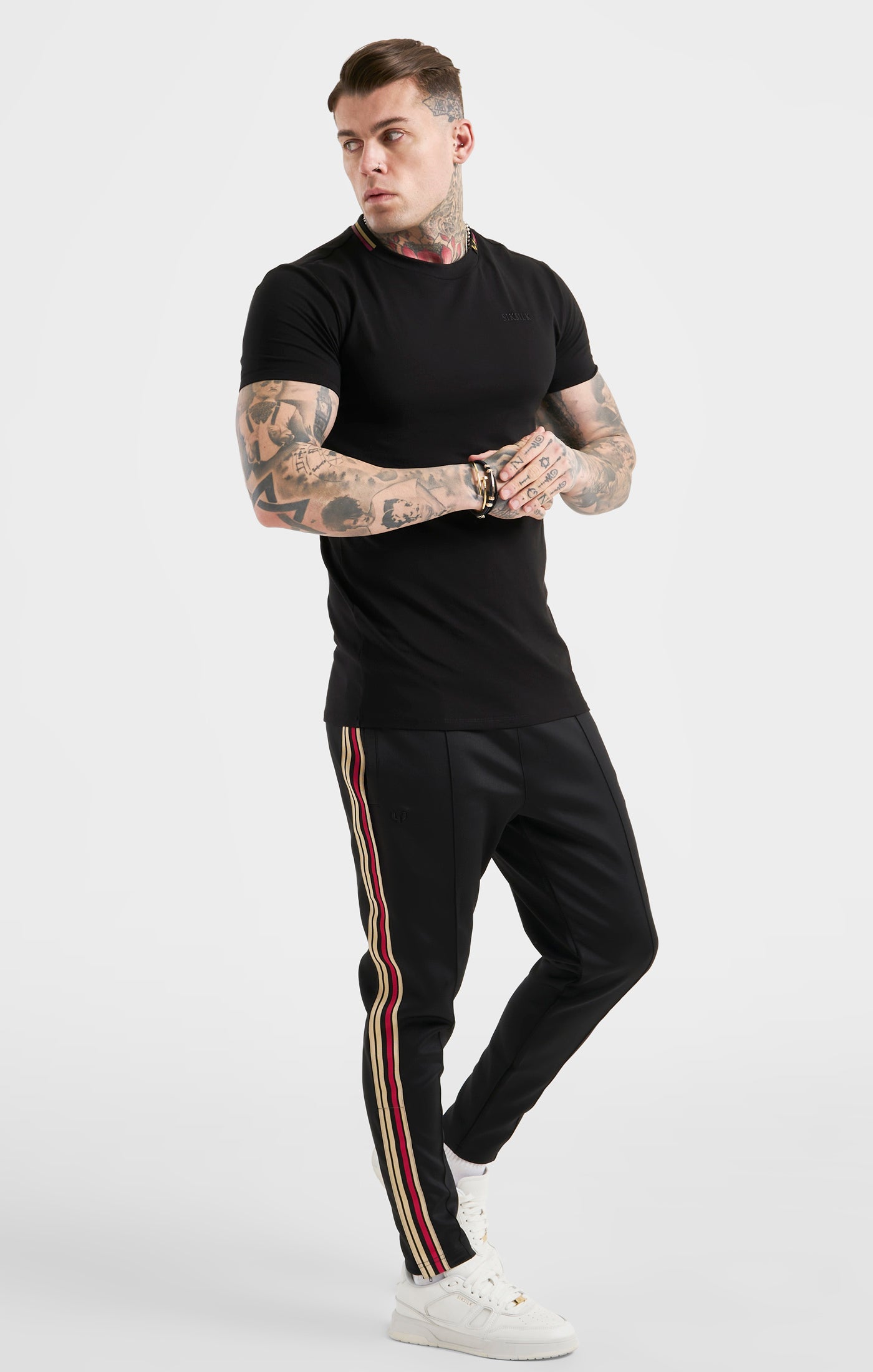 Cargar imagen en el visor de la galería, Messi x SikSilk Black Collar Muscle Fit T-Shirt (2)