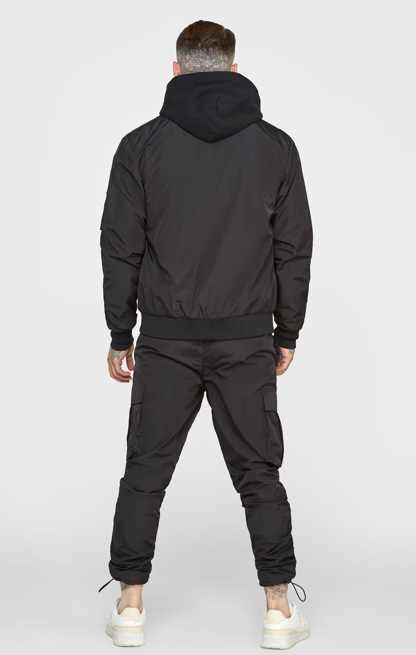 Cargar imagen en el visor de la galería, Bomber Negra Reversible (4)