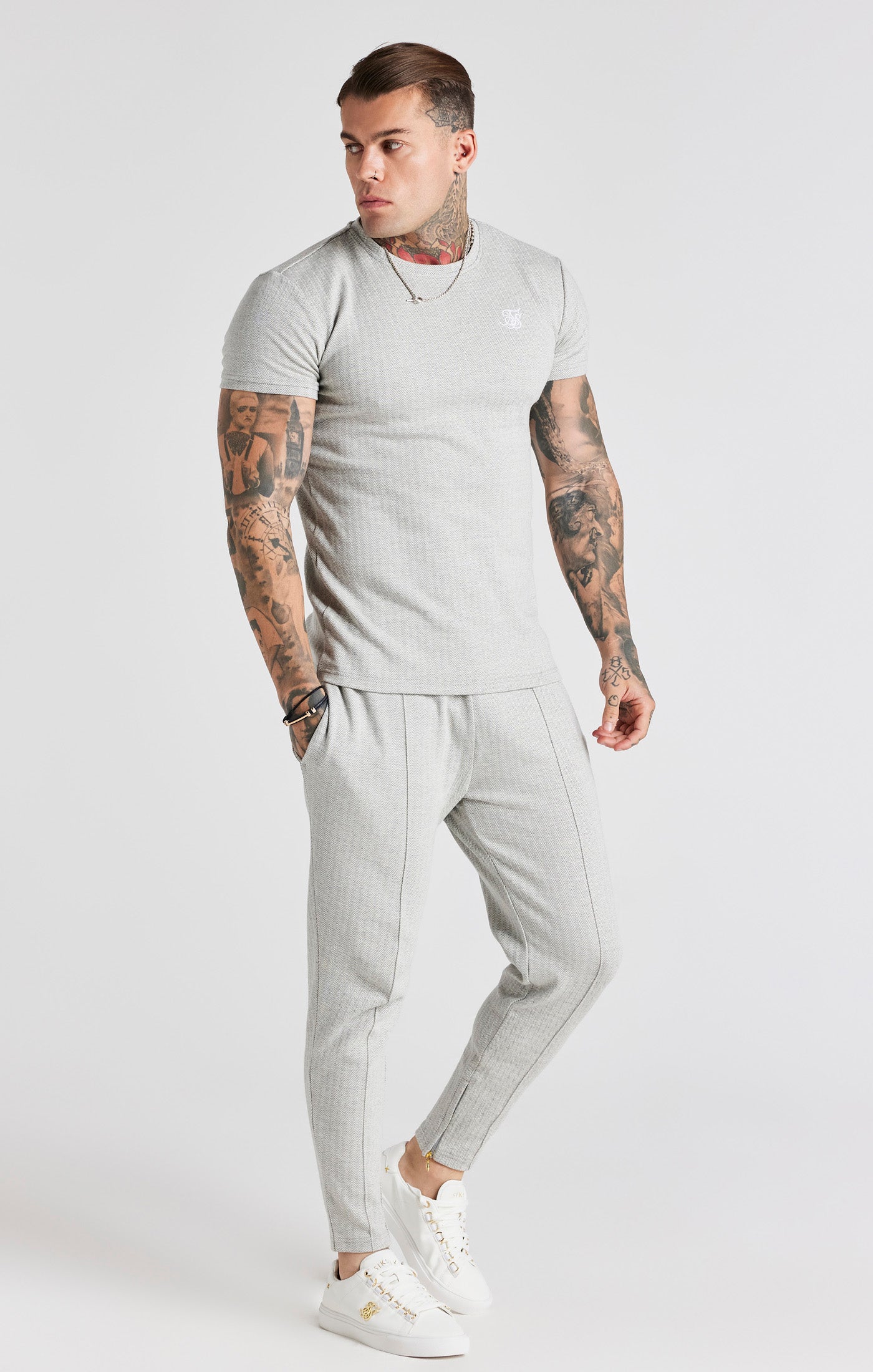 Cargar imagen en el visor de la galería, Grey Herringbone T-Shirt (3)