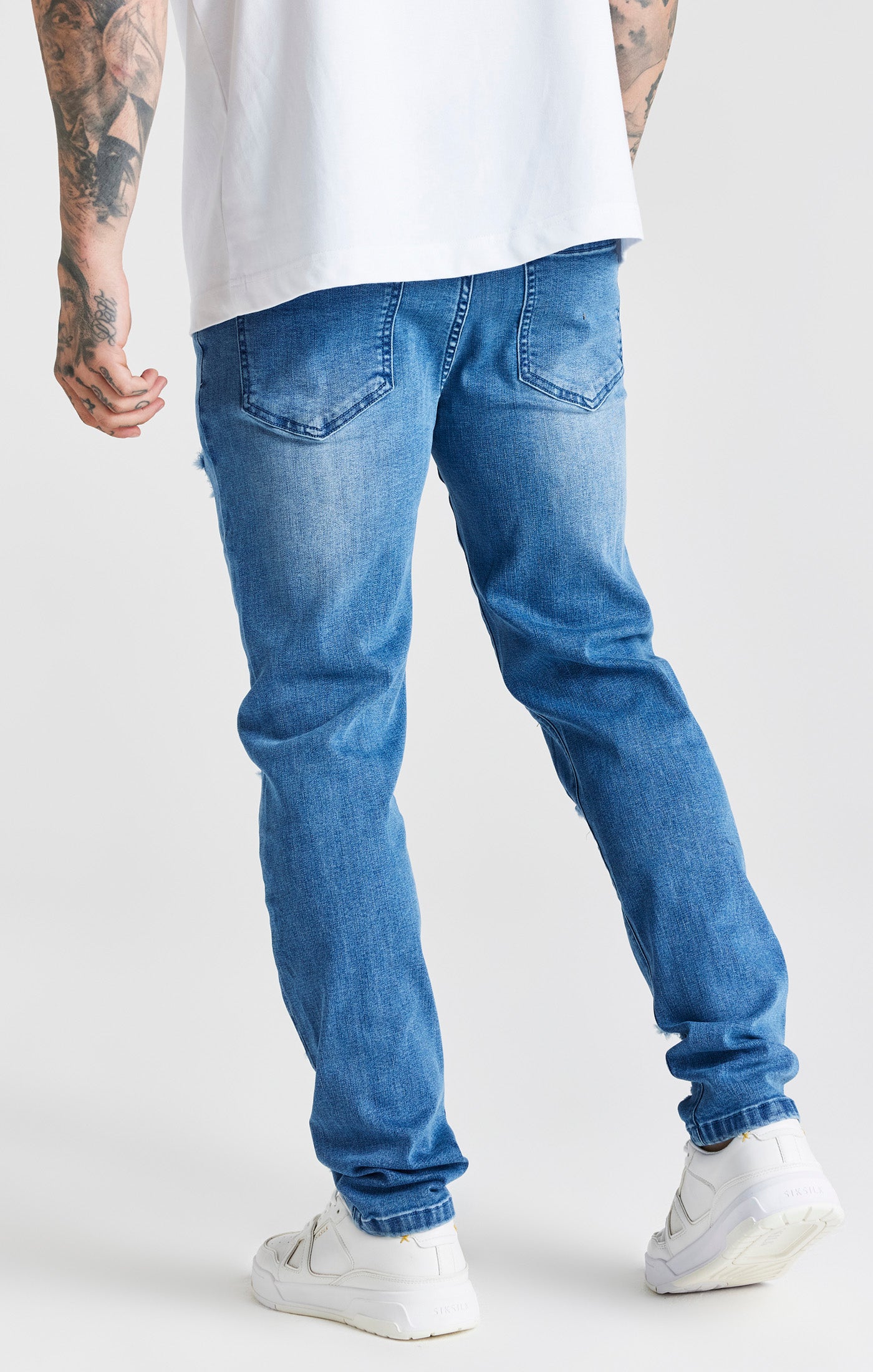 Cargar imagen en el visor de la galería, Jeans Slim Desgastados Con Patchwork Azul (3)