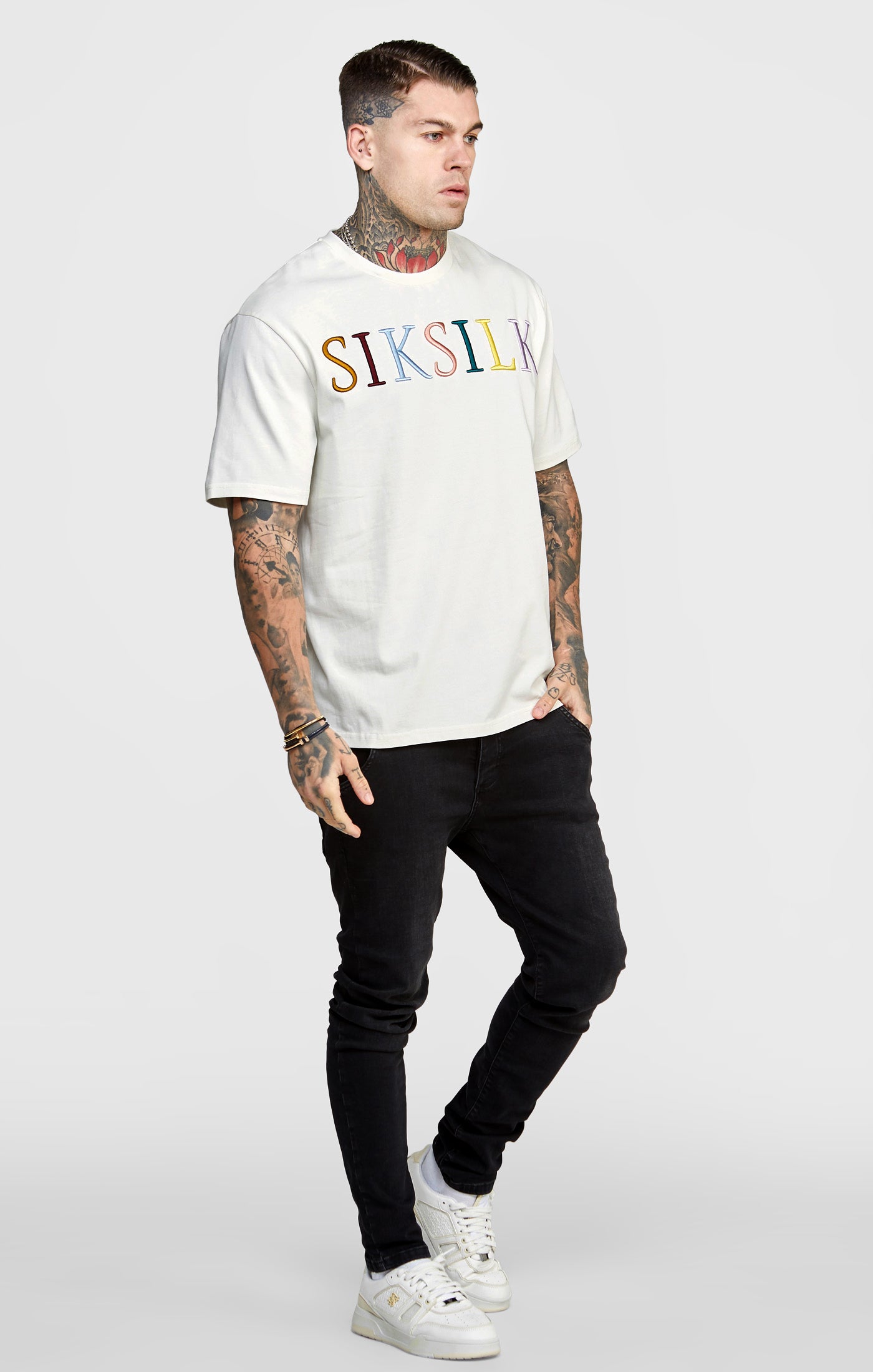 Cargar imagen en el visor de la galería, Ecru Oversized Coloured Logo T-Shirt (3)