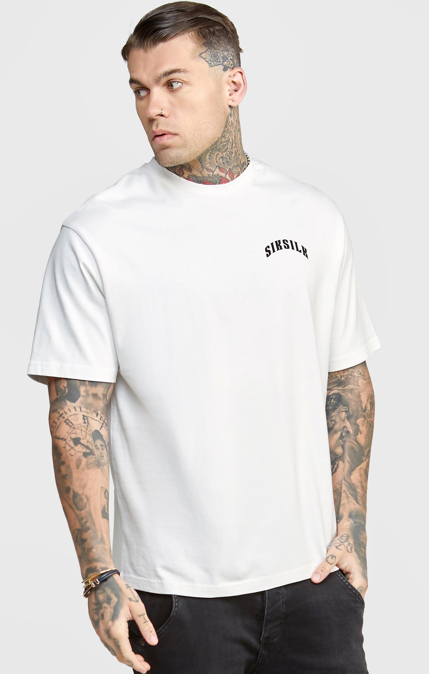 Cargar imagen en el visor de la galería, White Graphic Oversized T-Shirt (1)