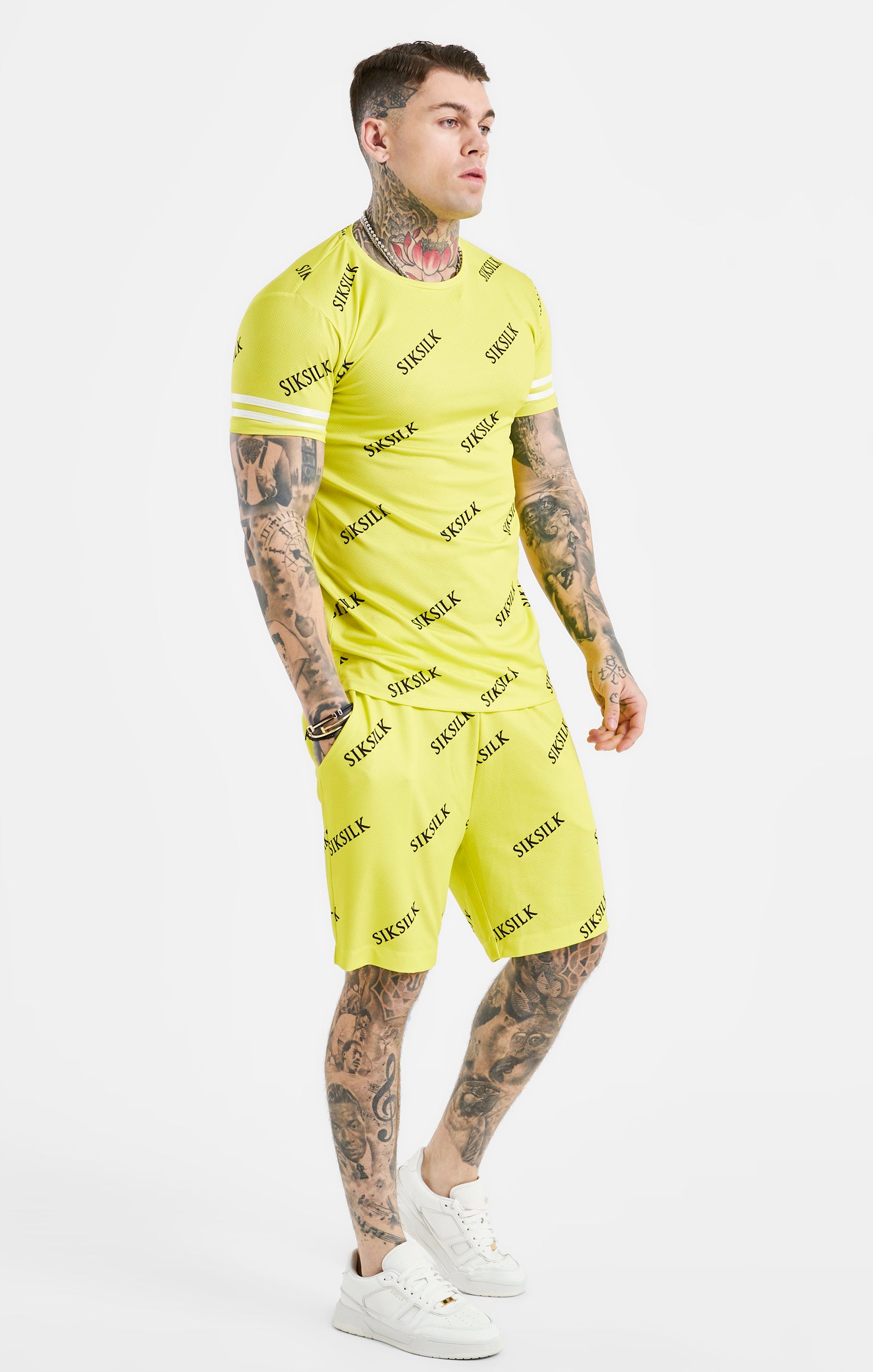 Cargar imagen en el visor de la galería, Yellow Logo Muscle Fit T-Shirt And Short Set (4)