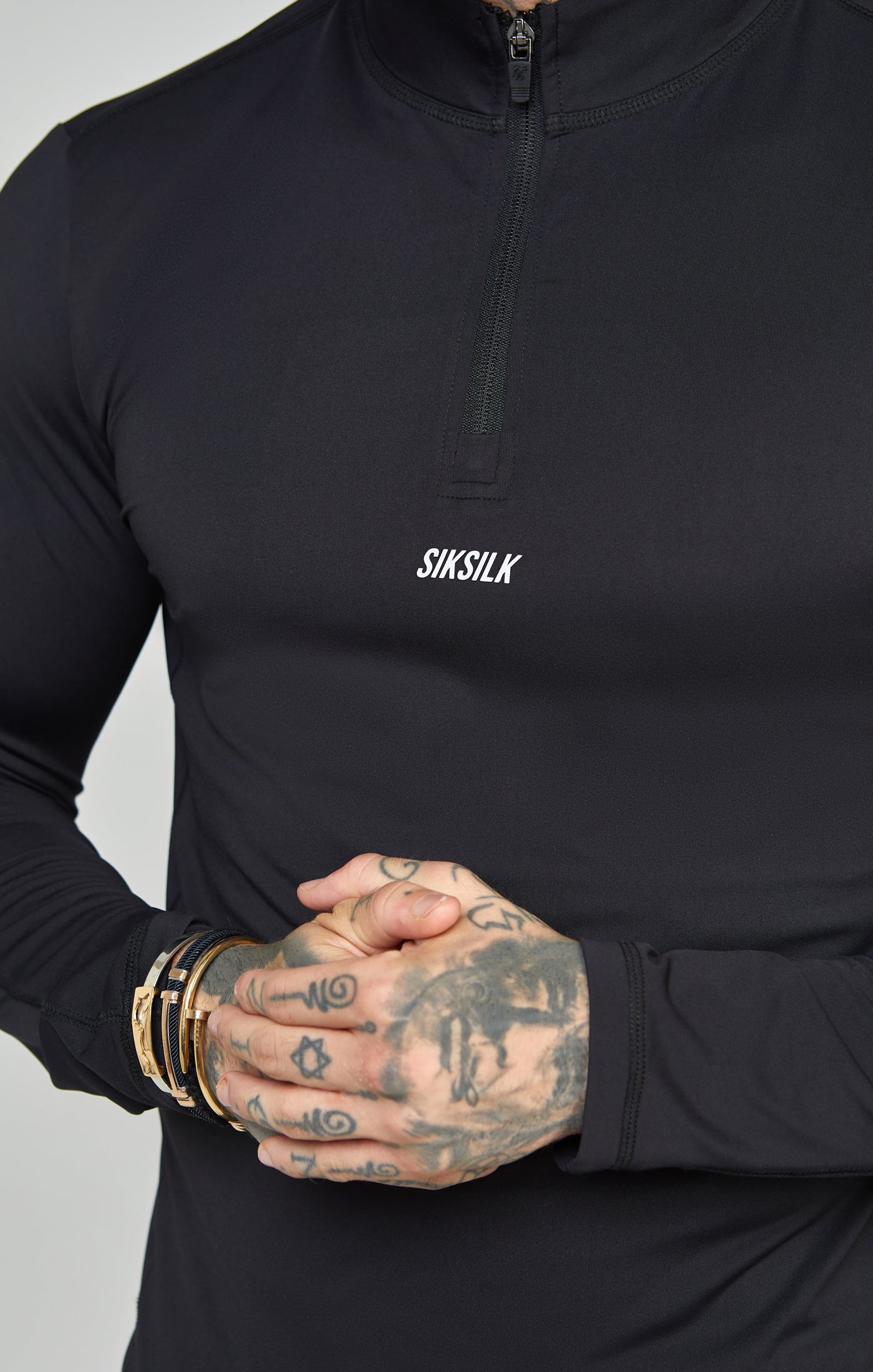 Cargar imagen en el visor de la galería, Black Sports Muscle Fit Quarter Zip Long Sleeve Top (2)