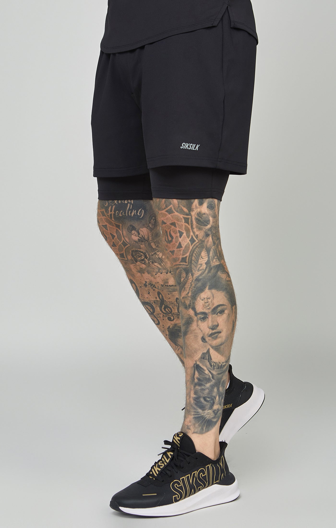 Cargar imagen en el visor de la galería, Black Sports Dual Layer Shorts