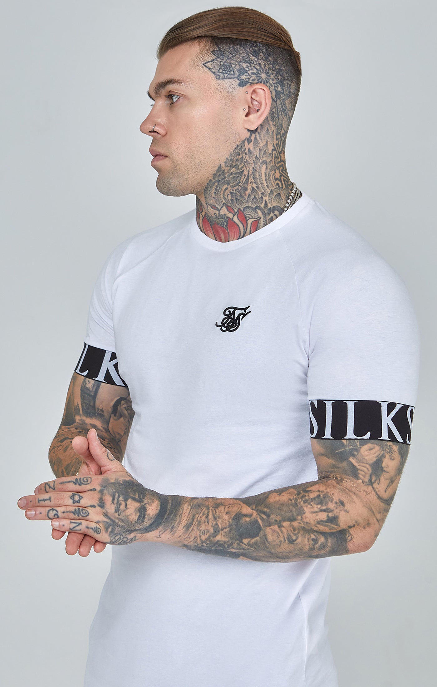 Cargar imagen en el visor de la galería, White Essential Elastic Cuff Muscle Fit T-Shirt