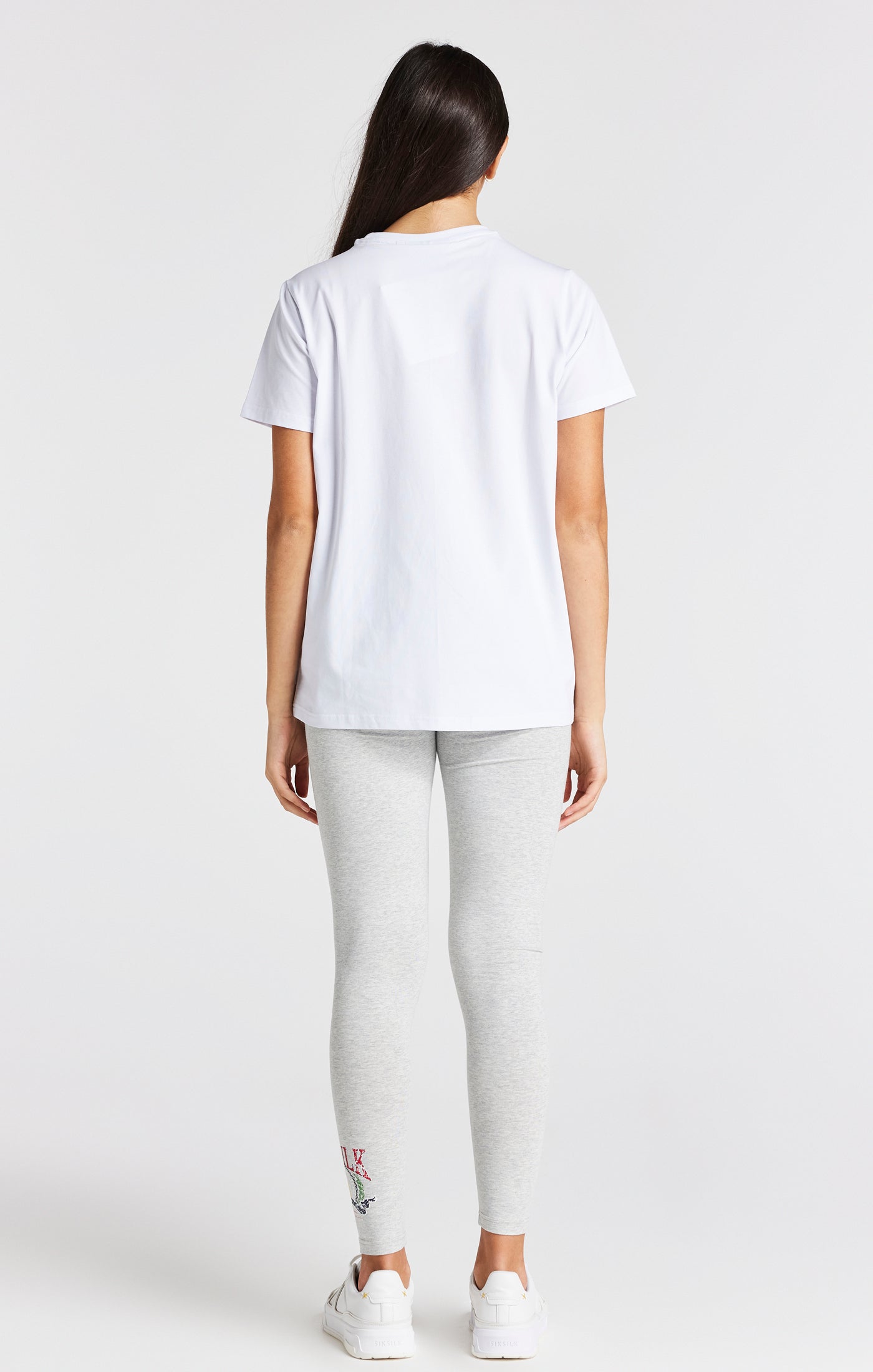 Cargar imagen en el visor de la galería, Girls White Varsity Logo Boyfriend T-Shirt (4)