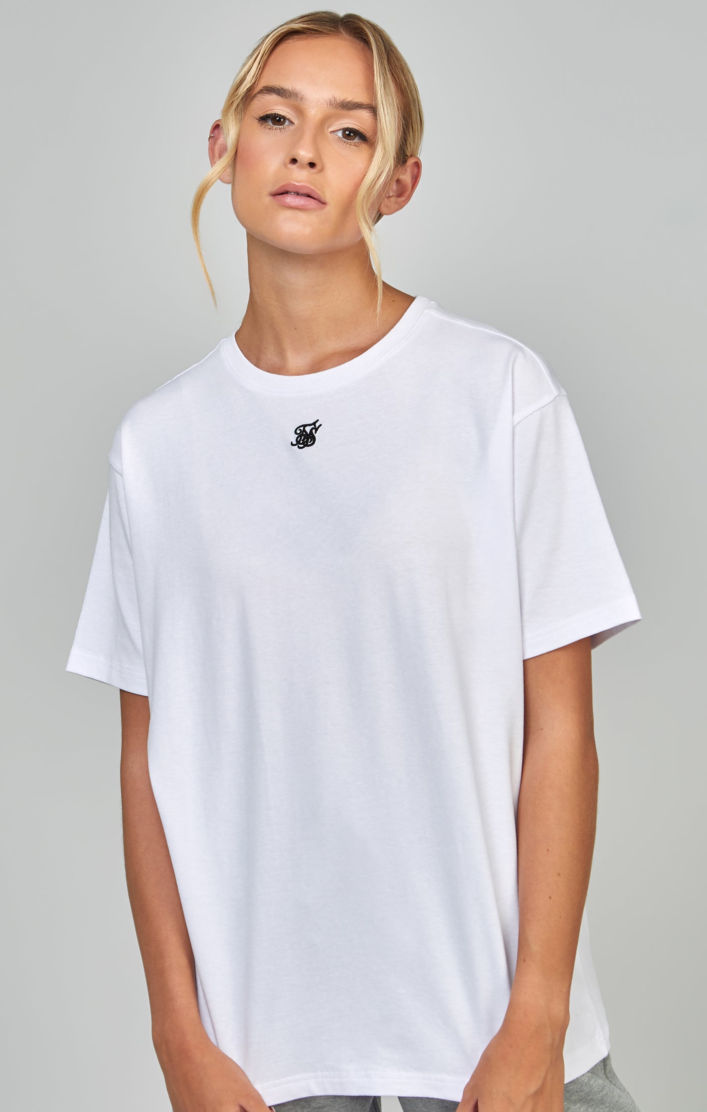 Cargar imagen en el visor de la galería, Camiseta Boyfriend Esencial Blanca (5)