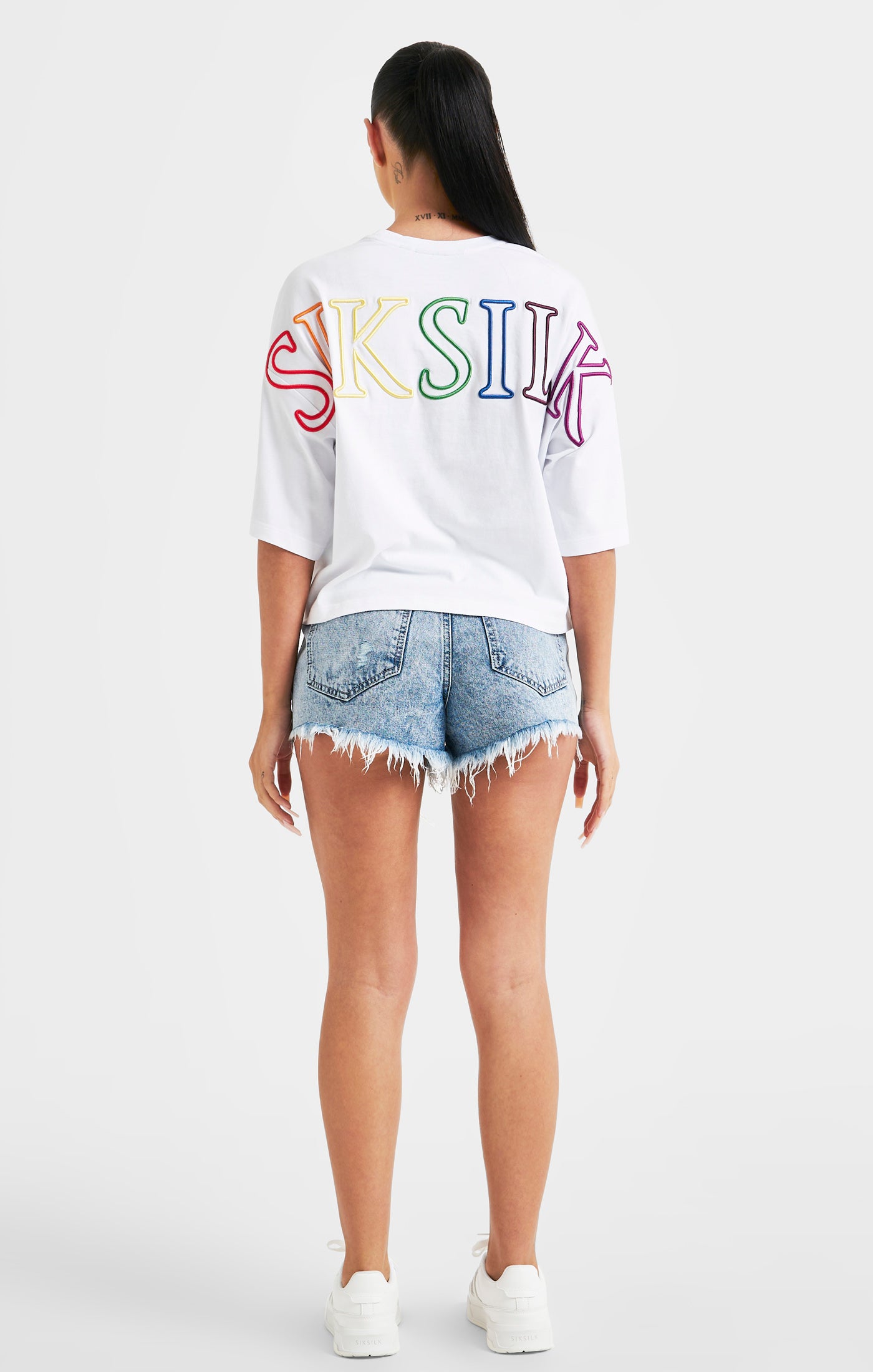 Cargar imagen en el visor de la galería, White Branded Crop T-Shirt Rainbow (4)